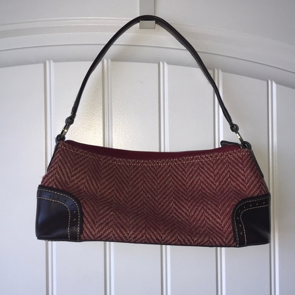 Tommy Hilfiger hand bag - Picture 2 of 6